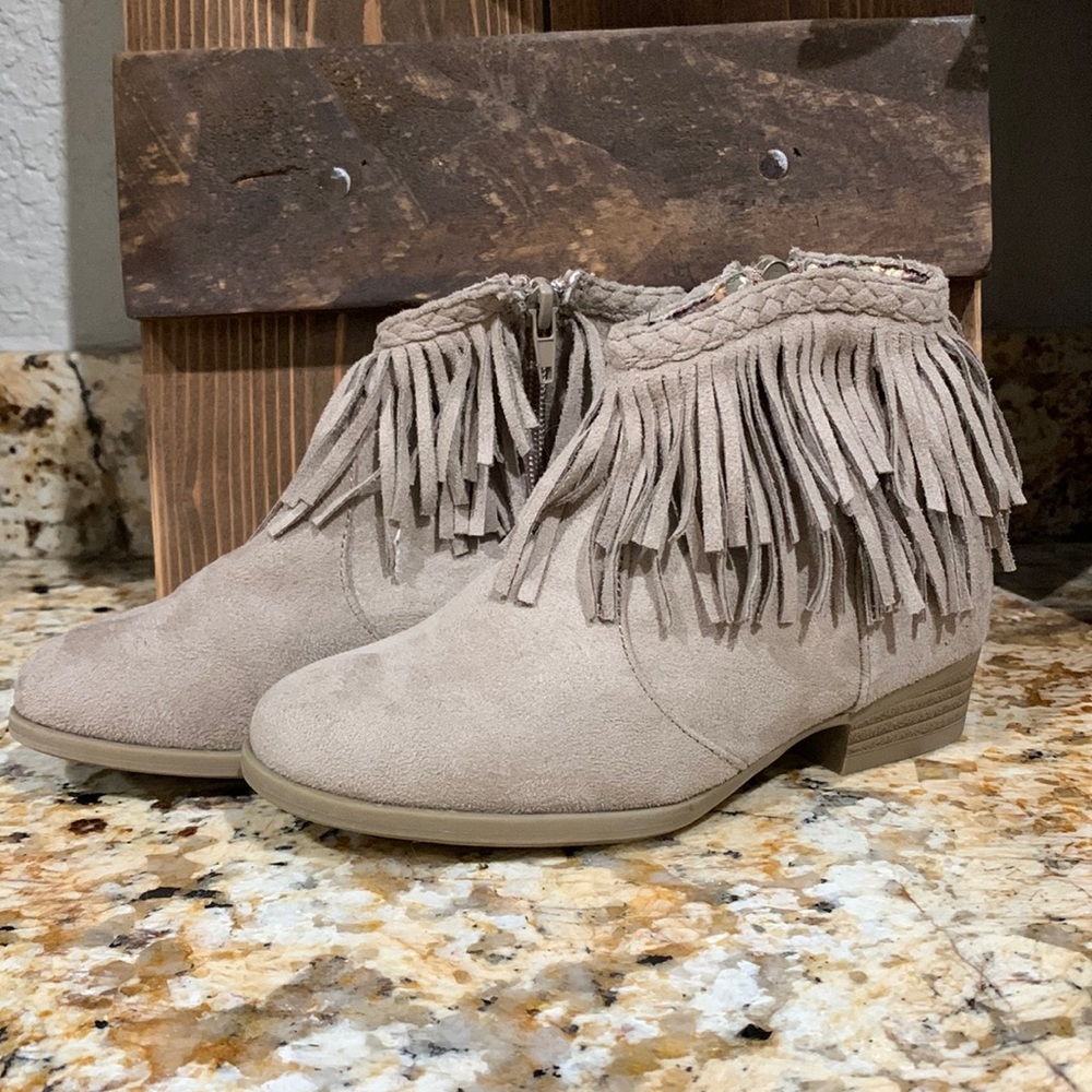 Boots ; Report; Size 13; Tan